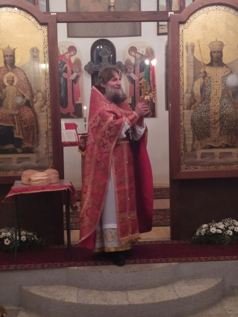 «Христос Воскресе «- «Воистину Воскресе».